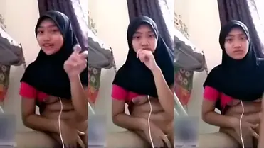 Anak Kecil Berhijab Udah Ngerti Main Cam